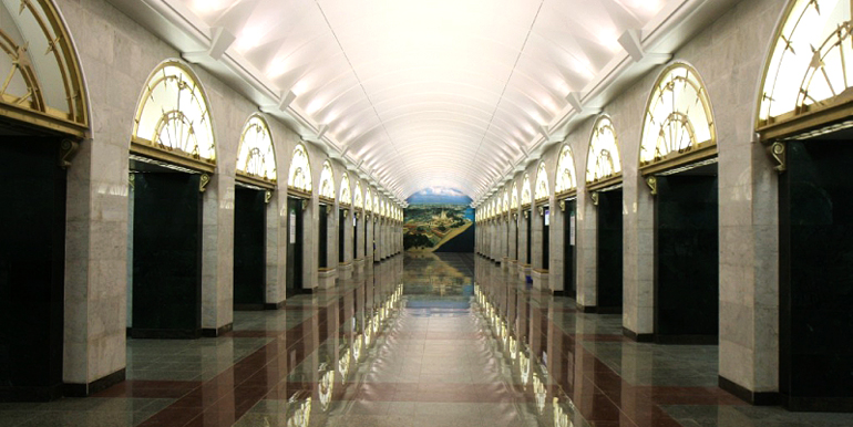 Вестибюль станции «Звенигородская» открыт в 2009 году