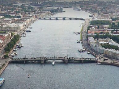 Из-за Дня ВМФ в Петербурге разведут мосты и ограничат движение в центре города