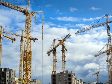 Определены застройщики-лидеры по объемам текущего строительства жилья в Петербурге