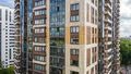 Жилой фонд новостройки представлен одно-, двух- и трехкомнатных квартир с высотой потолков 2.7 метра. Аэрофотосъемка. Фото от 08.09.2020.