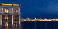 Из окон квартир, выходящих на набережную Л. Шмидта, открываются роскошные виды на Неву и памятники истории и архитектуры Санкт-Петербурга.