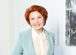 Нина Креславская