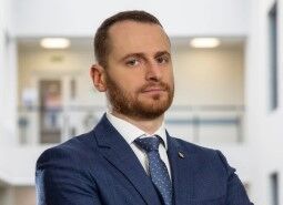 Максим Разуменко