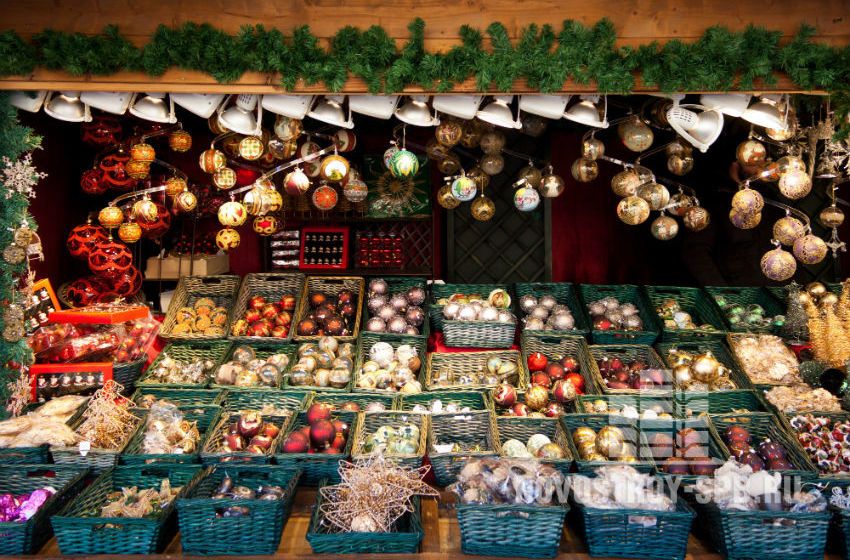 Новогодние игрушки.